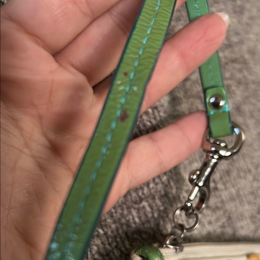 Coach Poppy Is Wristlet - Picture 3 of 5
